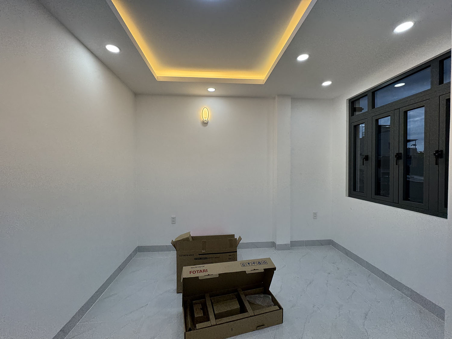Tuyệt phẩm đẹp lung linh 3 lầu (4mx12m=48m2 vuông vức) mới 100% hẻm xe hơi khu VIP Hồ Xuân Hương